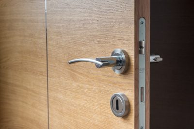 ouvrir une porte verrouillée
