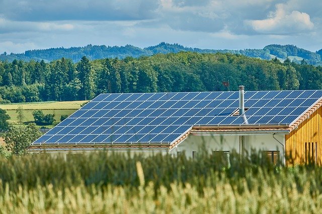 Dépannage photovoltaïque : quels sont les risques de ne pas faire appel à un professionnel ?