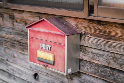 boîte aux lettres en bois