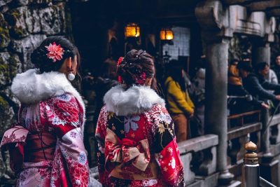 Kimonos, coussins, éventails