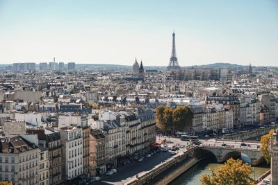Voyager en France autrement : gastronomie, maisons de caractère et traditions